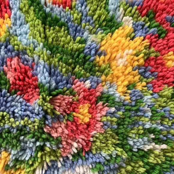 Floral Latch Hook Rug - Mat Size - Picture 5 of 9